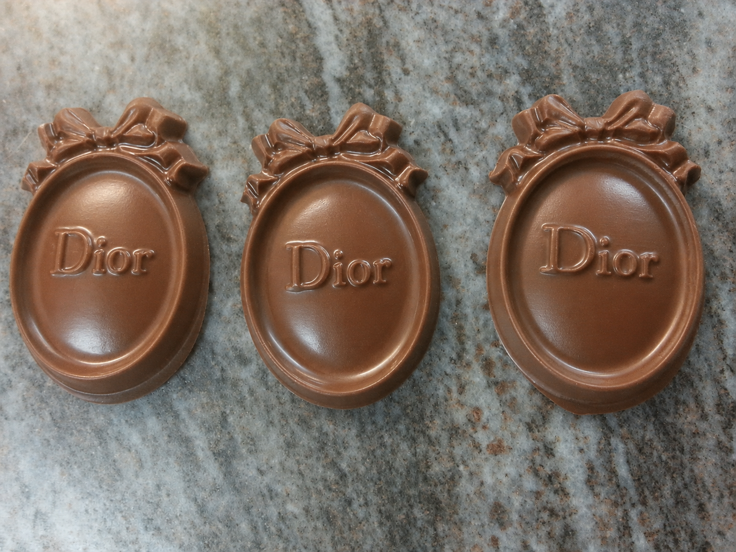 Réalisation de moule et création en chocolat personnalisée 42